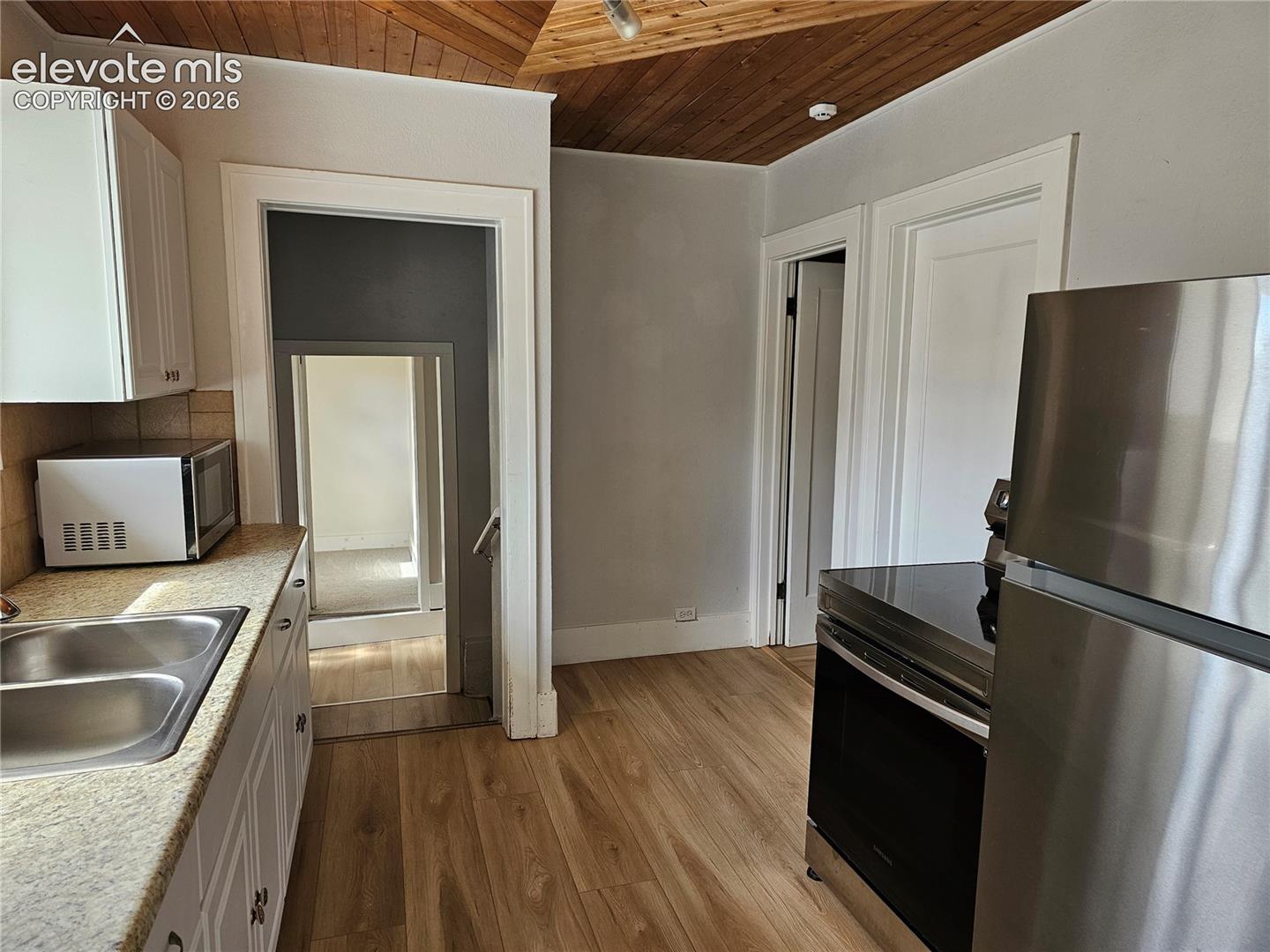626 Prospect Lake Drive, photo 8