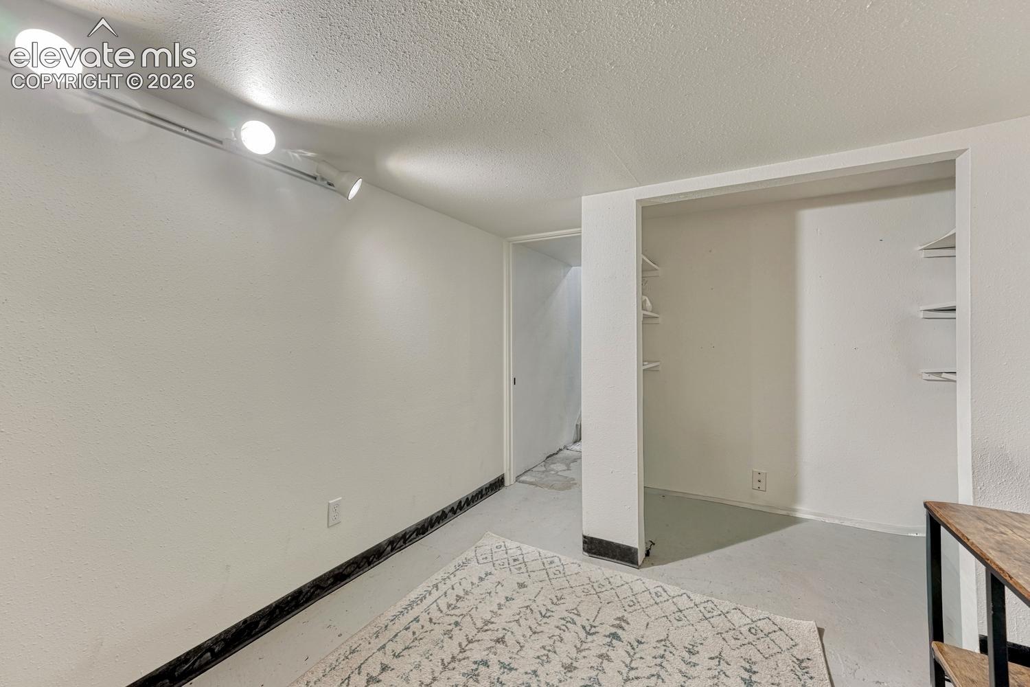 705 Corona Street, photo 25
