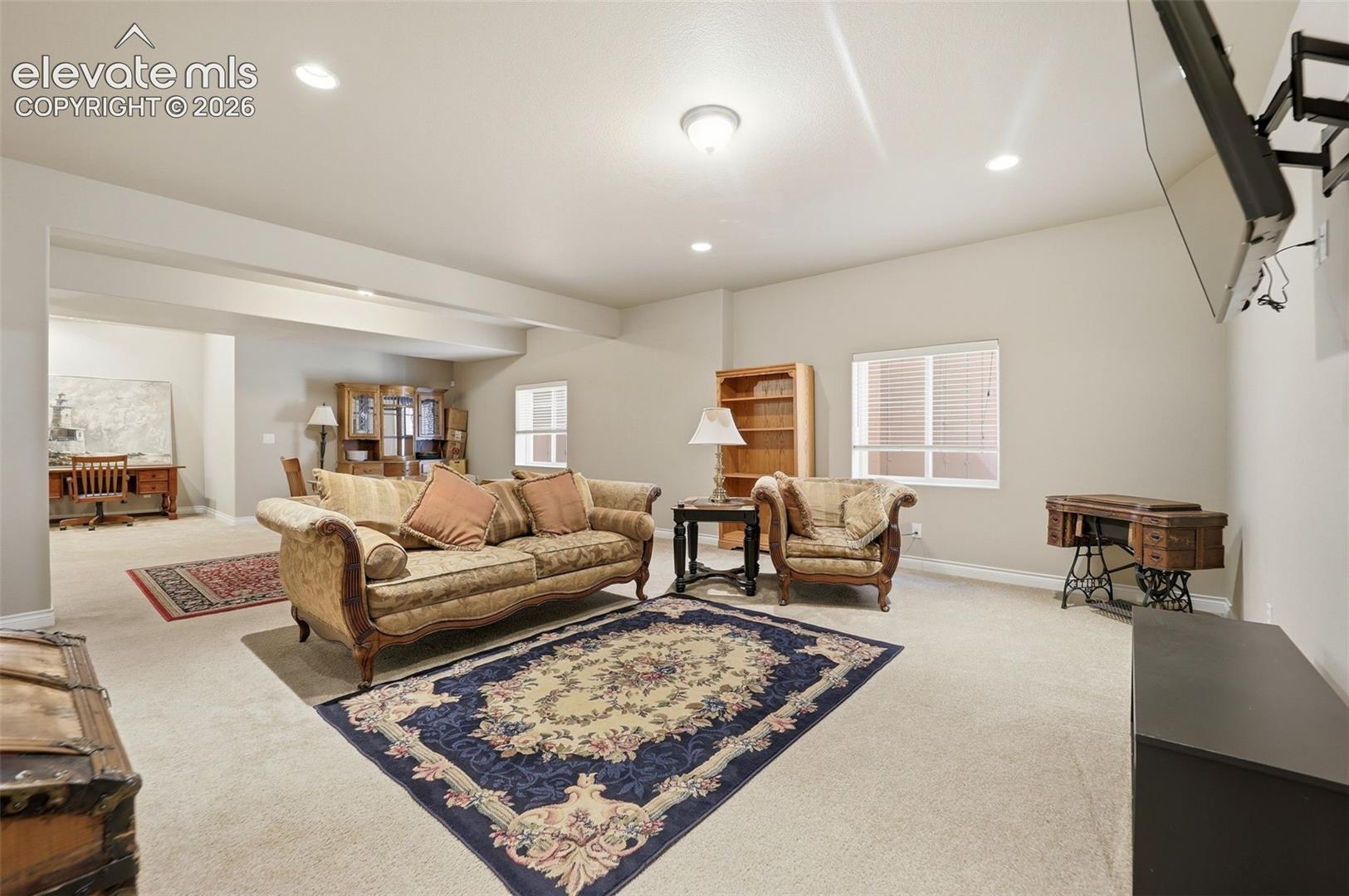 Listing photo 21 for 9982 Golf Crest Drive