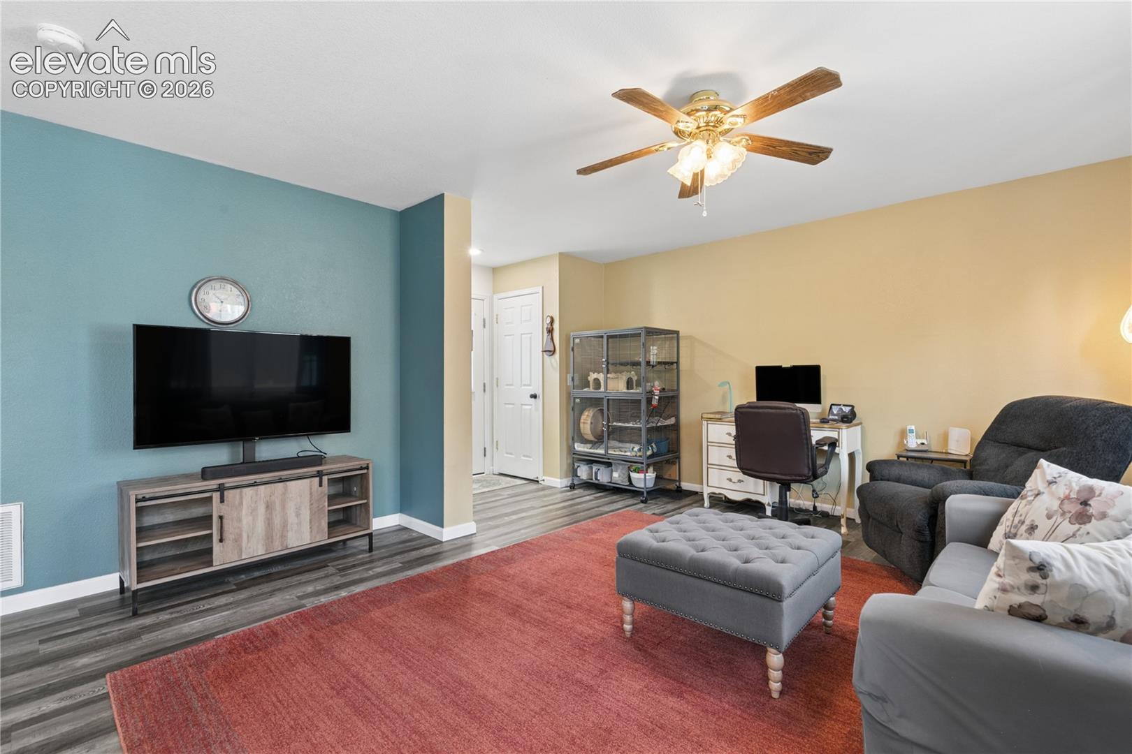 Listing photo 3 for 8034 Brittinger Way