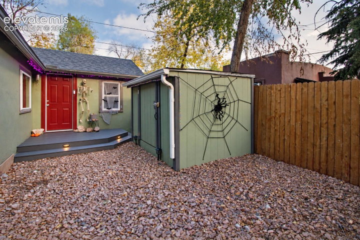 8 Narrows Road — listing photo