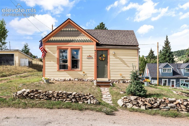 331 E Golden Avenue — listing photo