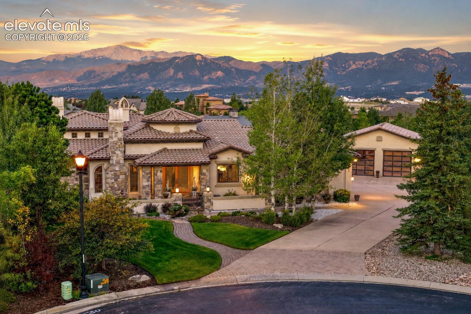Listing photo 38 for 2217 Rainbows End Point
