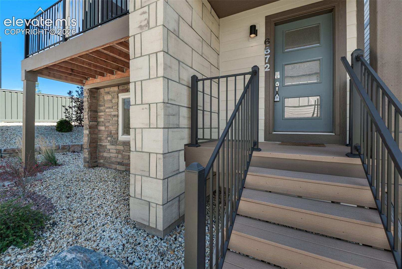 Listing photo 4 for 6872 Lily Mountain Lane
