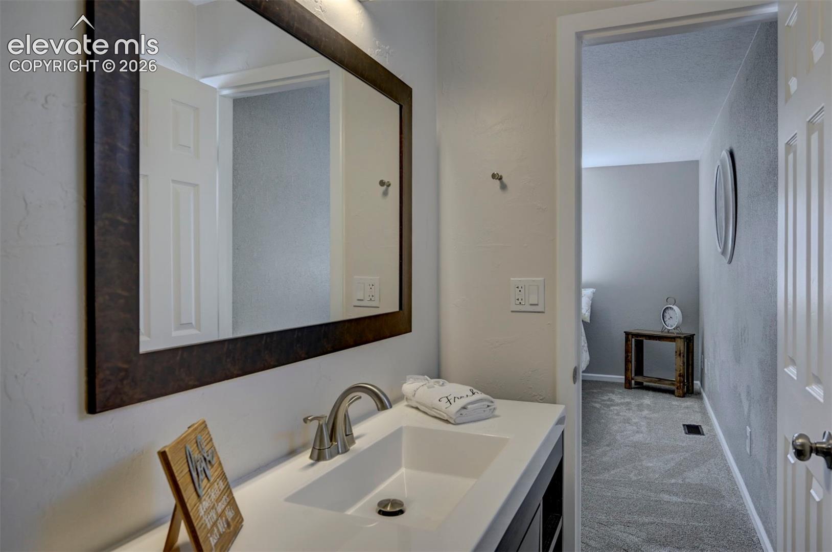 Listing photo 34 for 7443 Franconia Drive