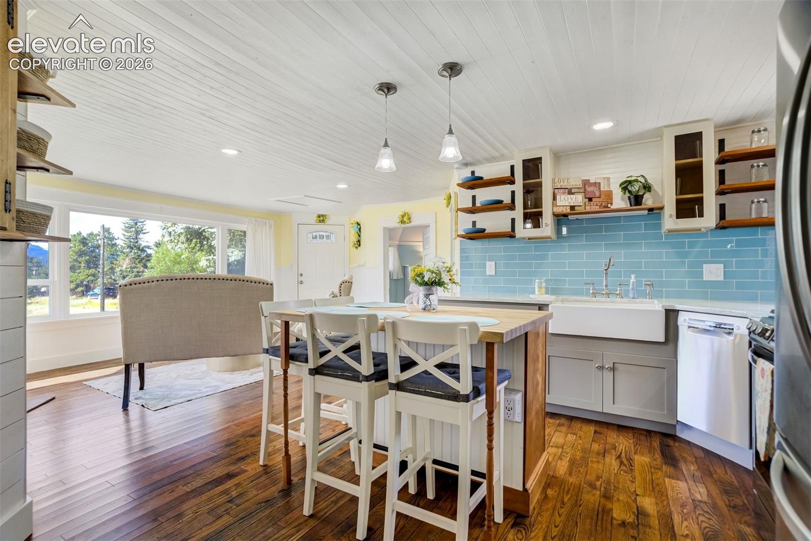 Listing photo 11 for 405 N Baldwin Street