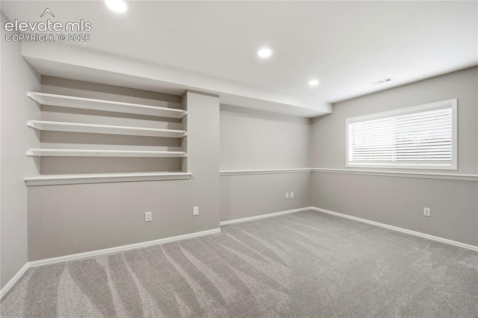 Listing photo 31 for 84 W Bonanza Drive