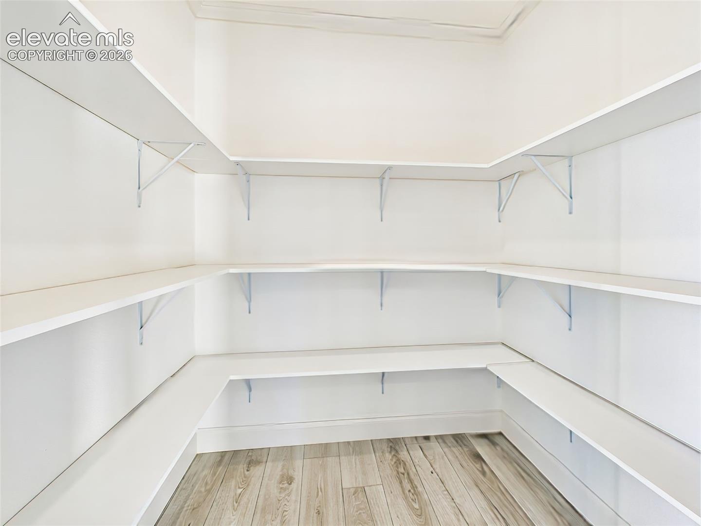 Listing photo 19 for 893 S Greenway Avenue