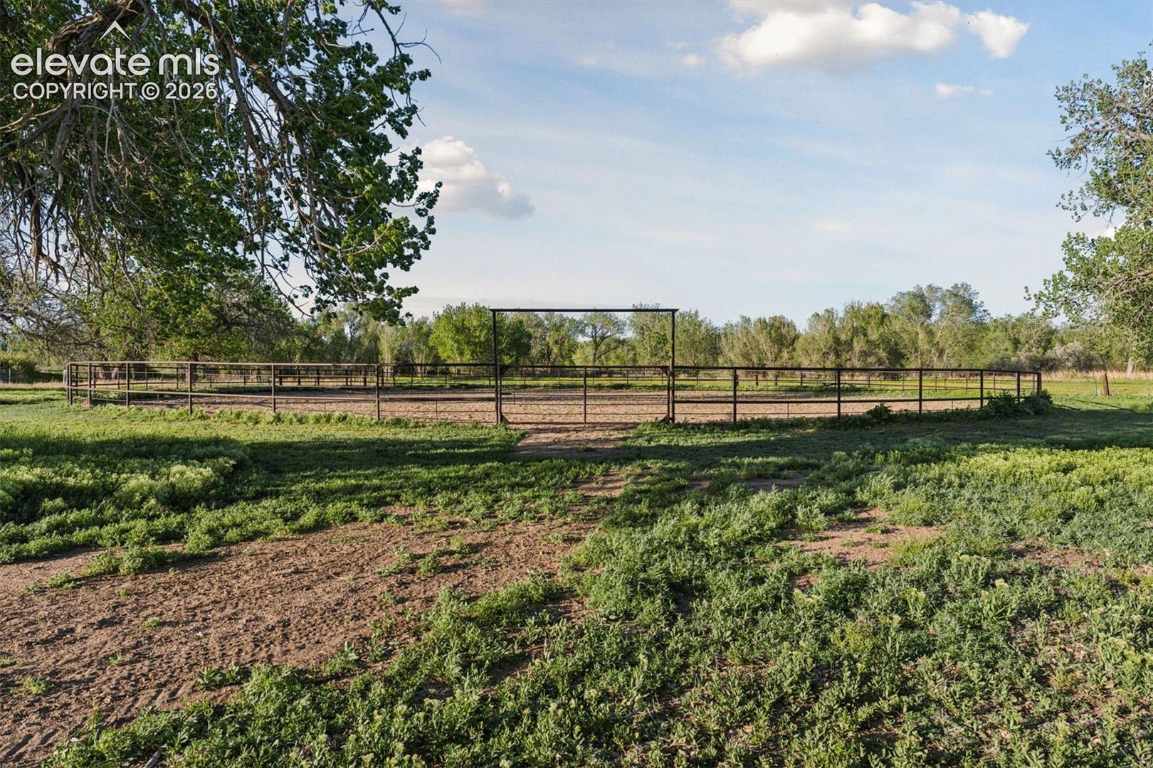 Listing photo 9 for 16990 Old Pueblo Road