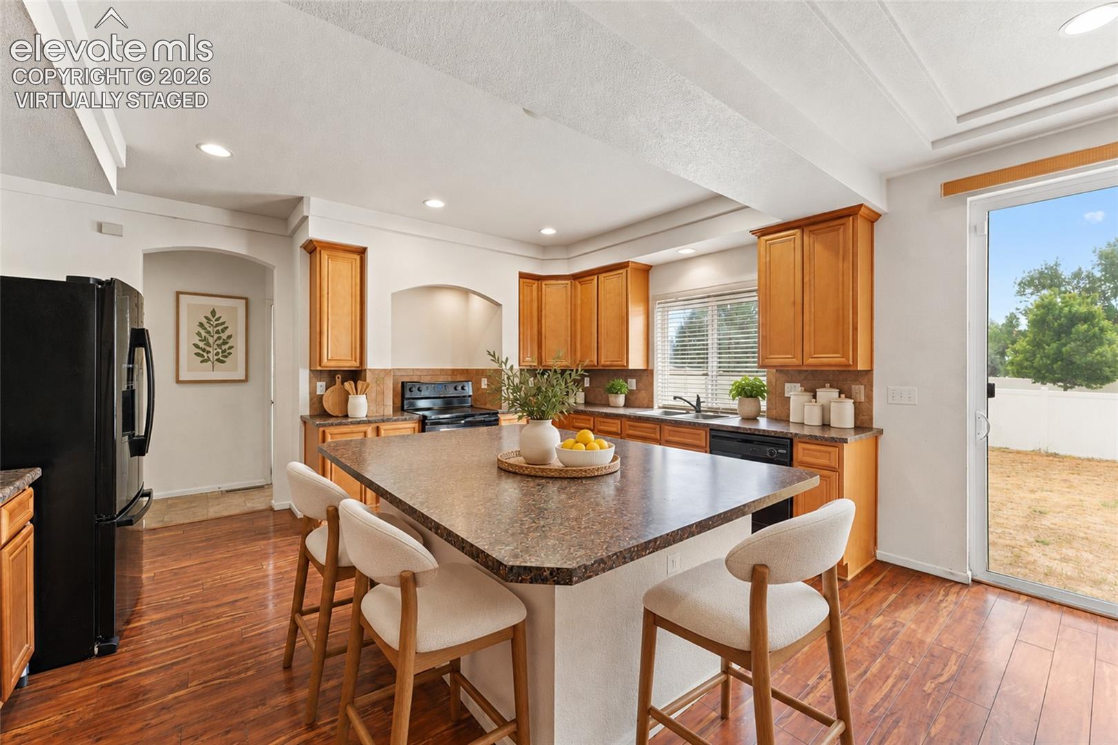 Listing photo 7 for 7777 Candlelight Lane