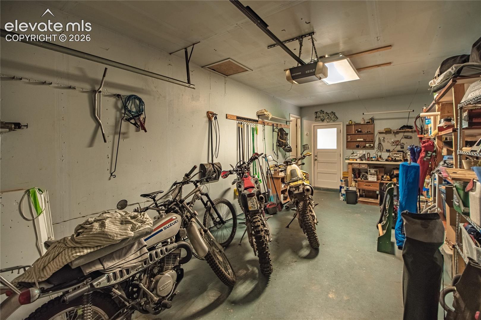 Listing photo 39 for 2512 E La Salle Street