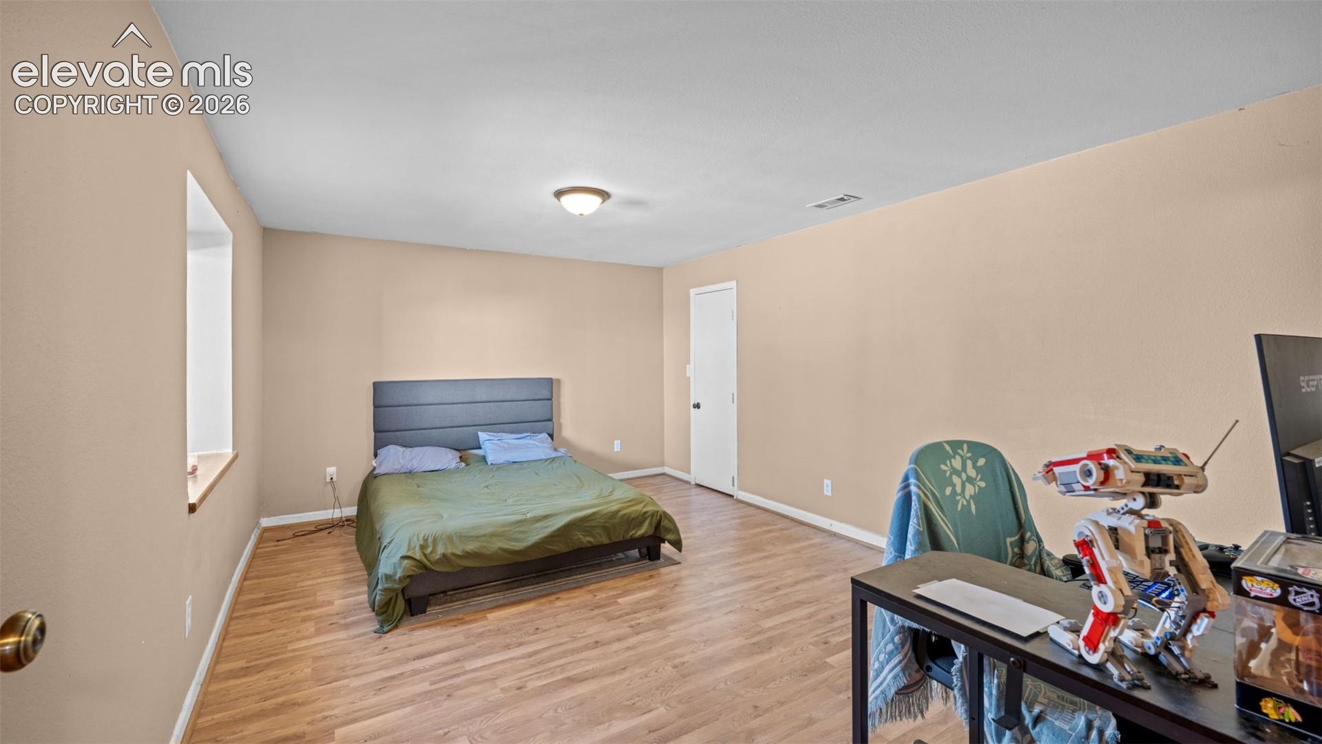 Listing photo 16 for 1180 Goodview Court