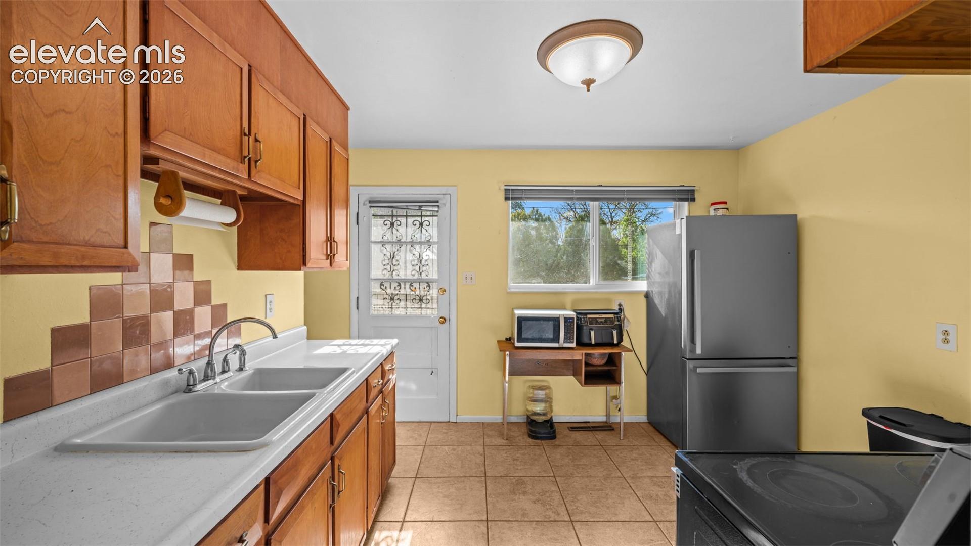Listing photo 20 for 1819 Yakima Lane