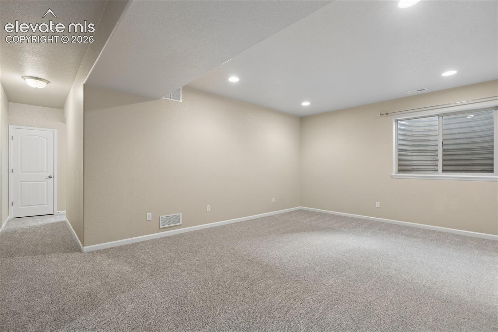 Listing photo 32 for 8435 Grand Peak Summit View