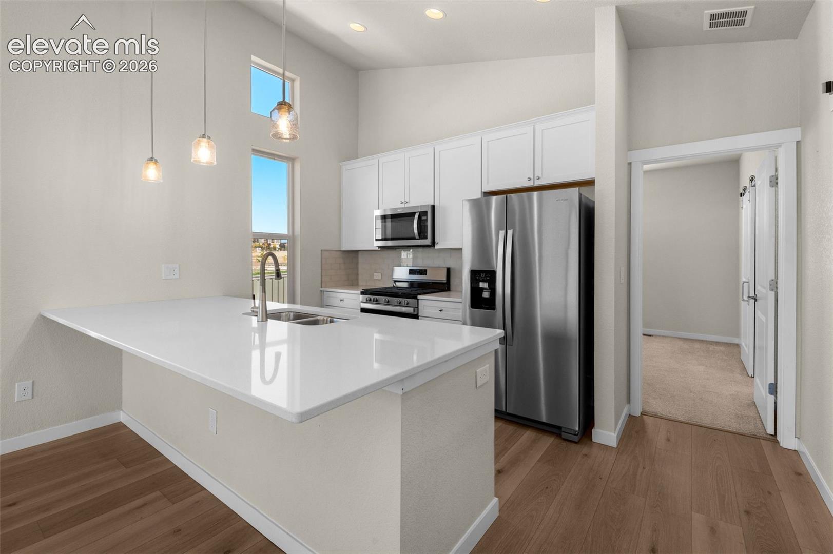 Listing photo 10 for 6872 Lily Mountain Lane