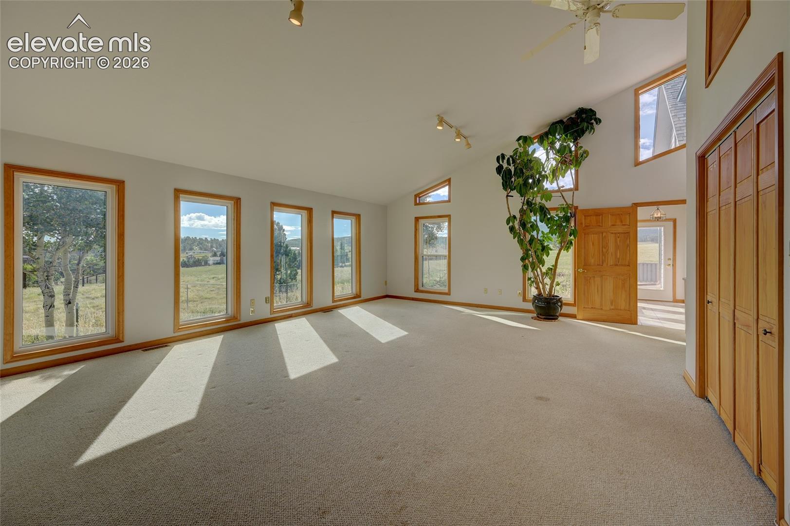 Listing photo 11 for 32 Dartmouth Place