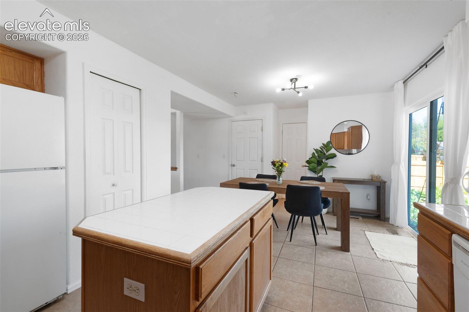 Listing photo 11 for 8239 Monterey Way