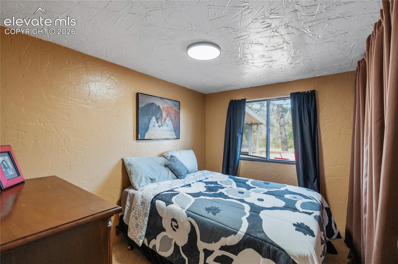 Listing photo 13 for 957 Arapahoe Drive