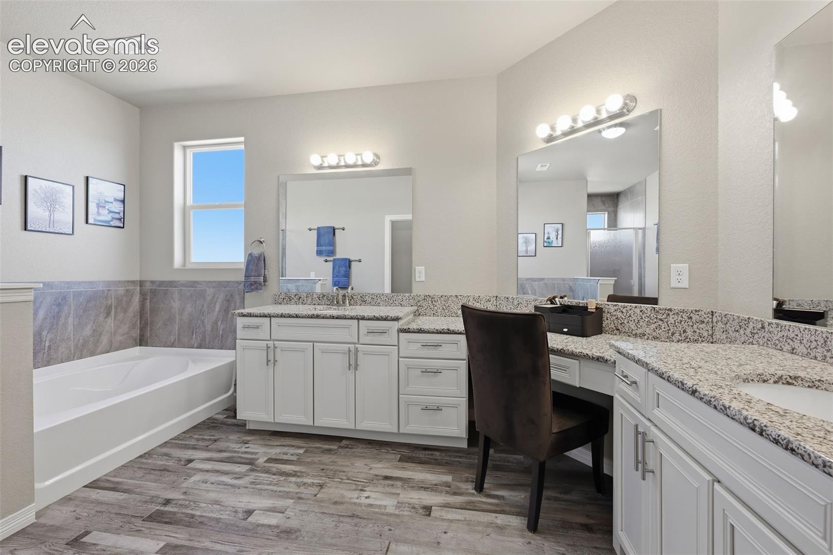 Listing photo 7 for 12810 Windingwalk Drive