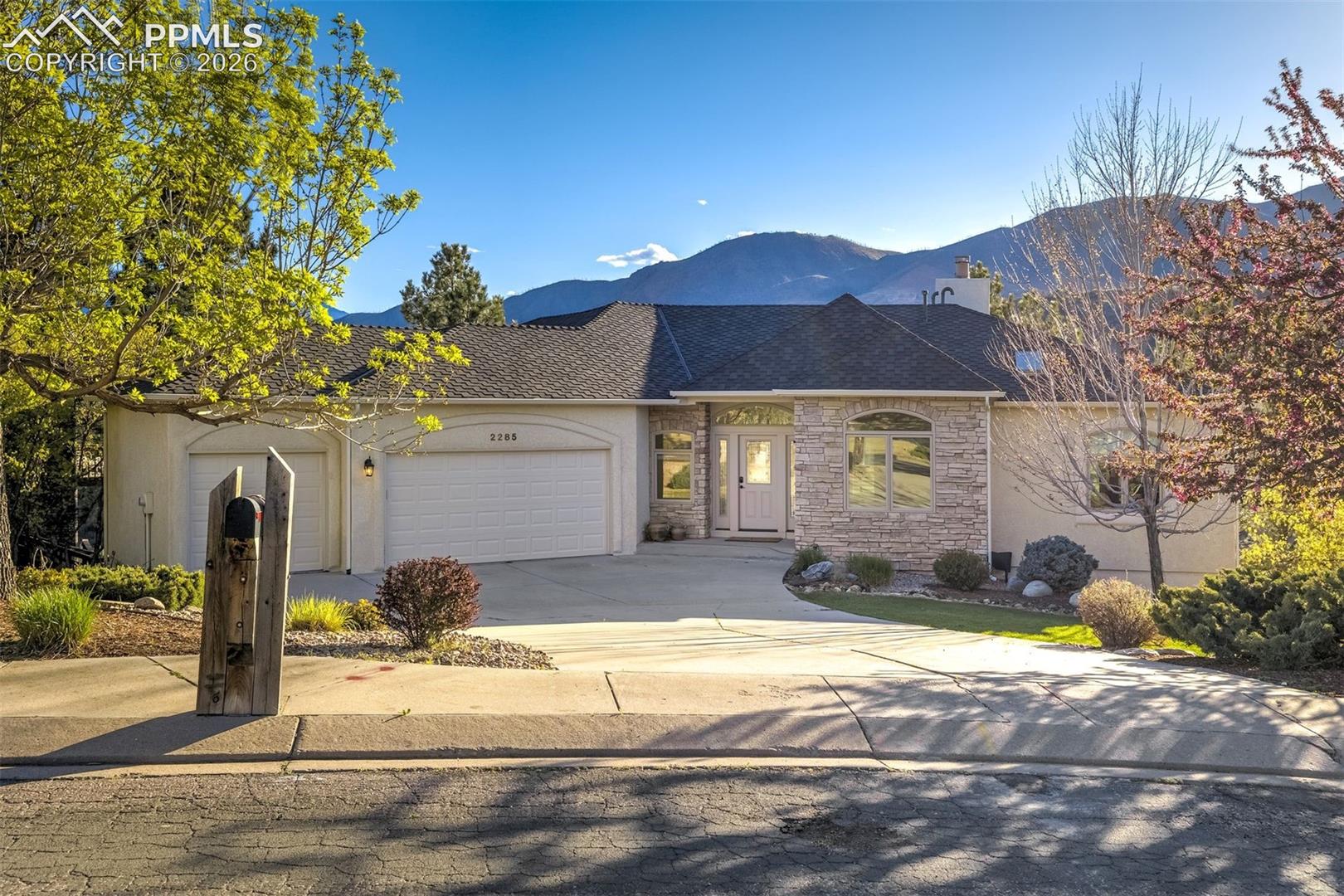 2285 Angelbluff Court