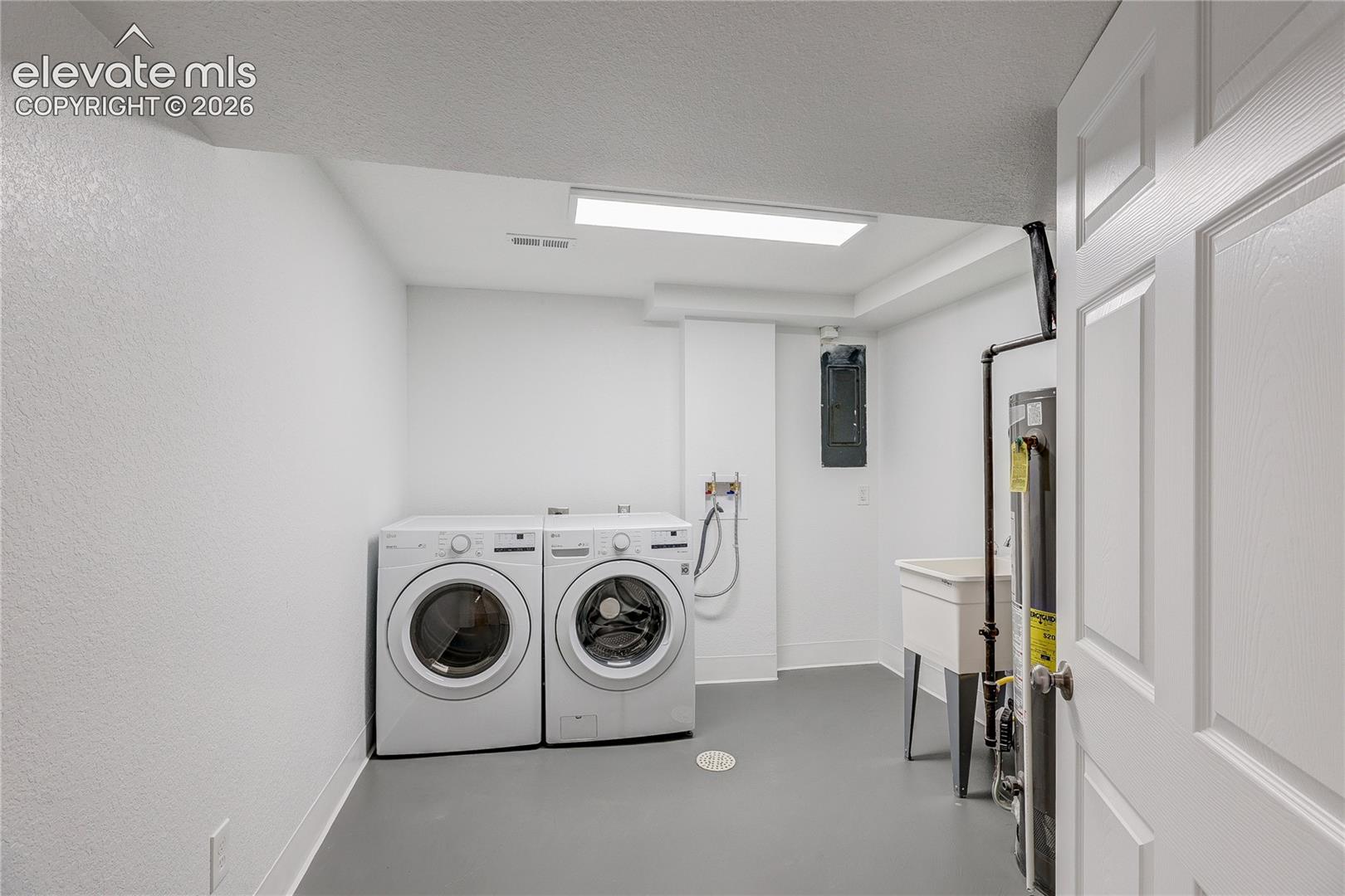 Listing photo 41 for 3100 S Dale Court
