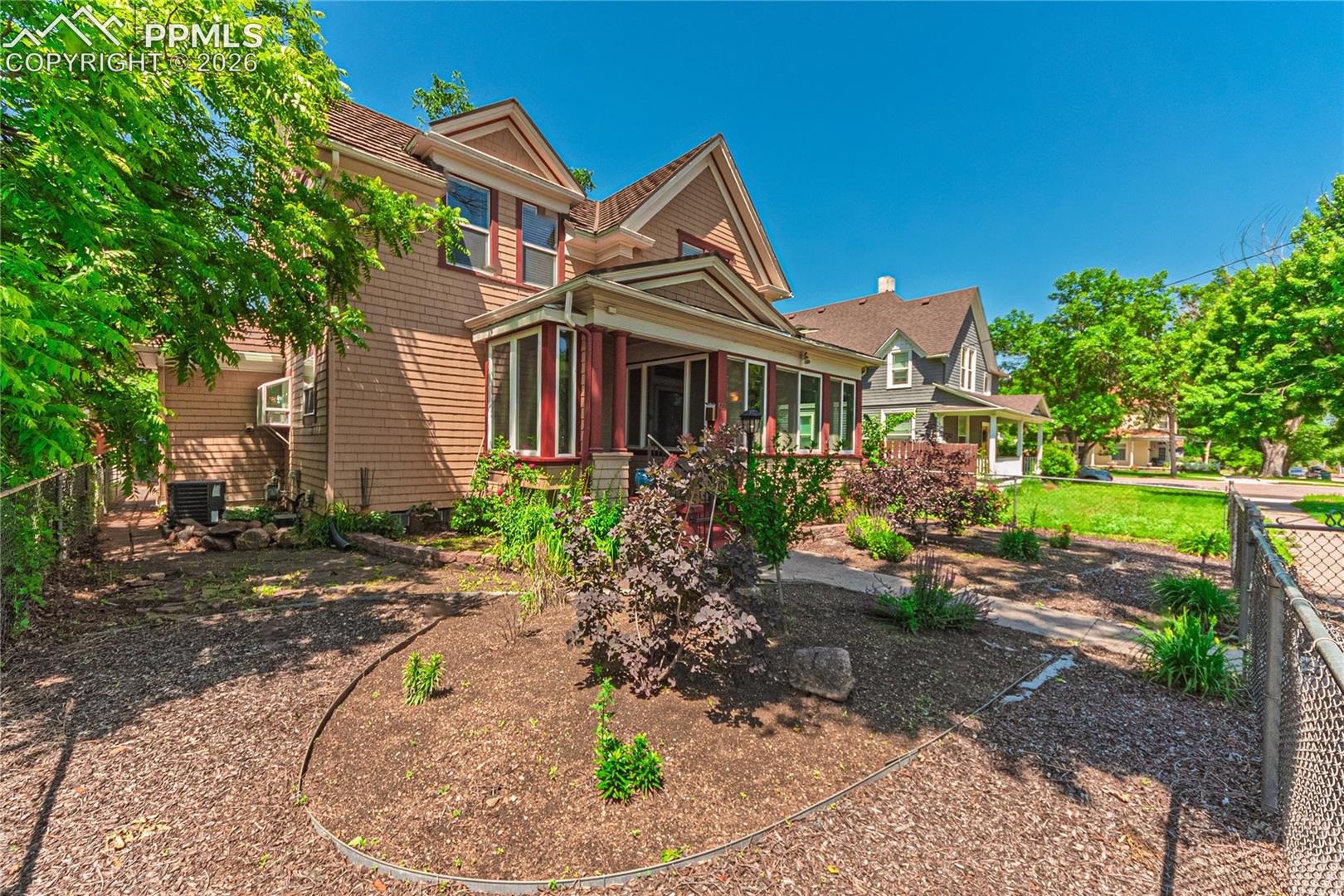 422 Dale Street, photo 3