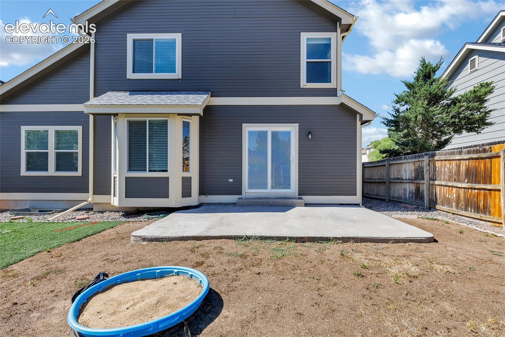Listing photo 33 for 848 Regent Court