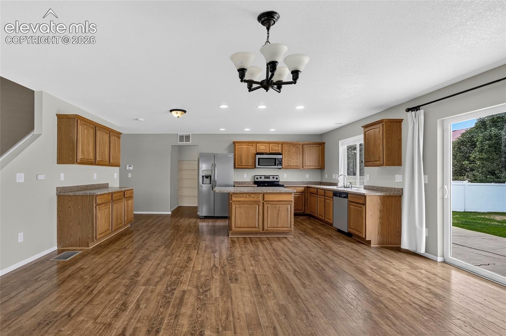 Listing photo 6 for 7935 Campground Drive