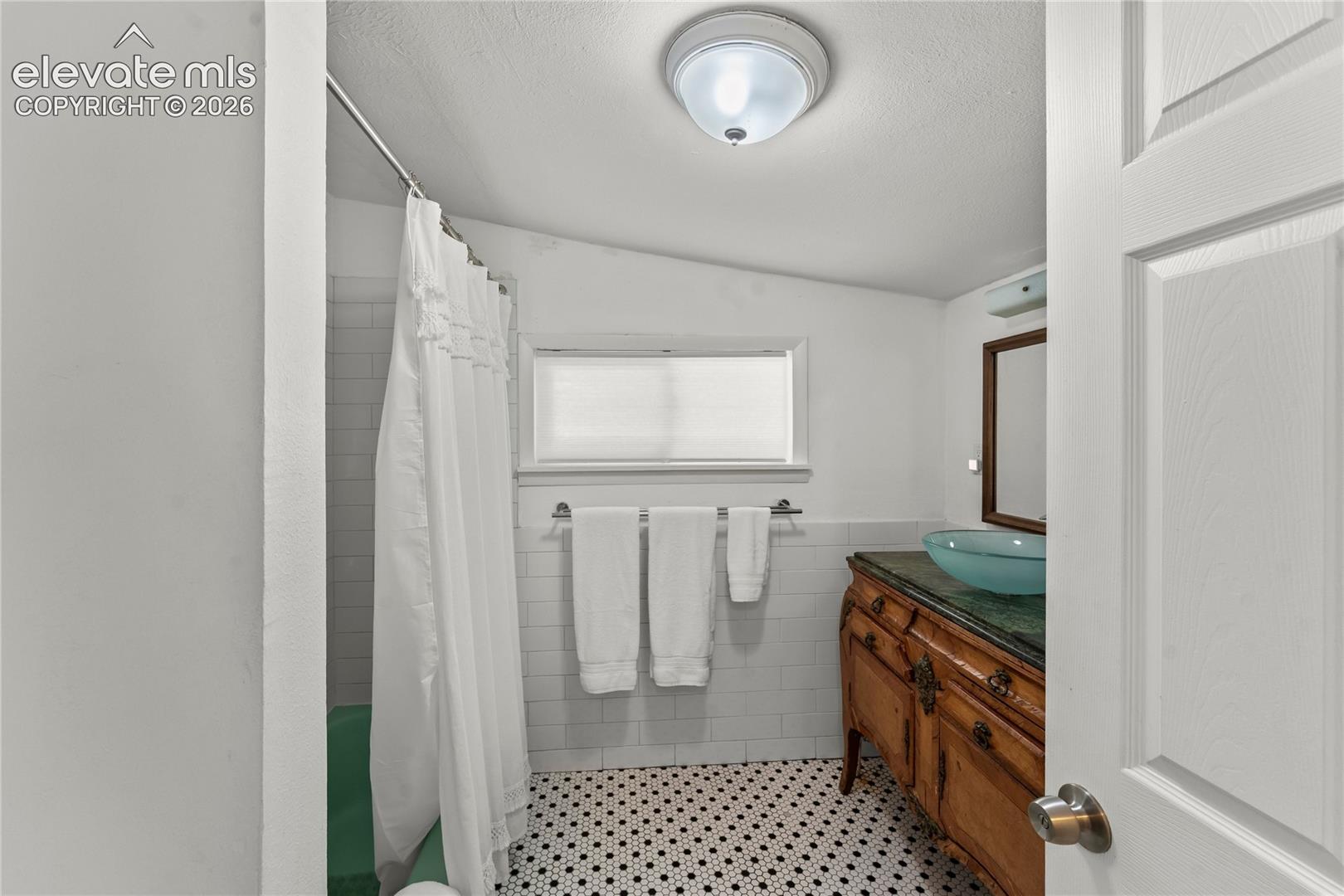 Listing photo 18 for 2706 W Pikes Peak Avenue