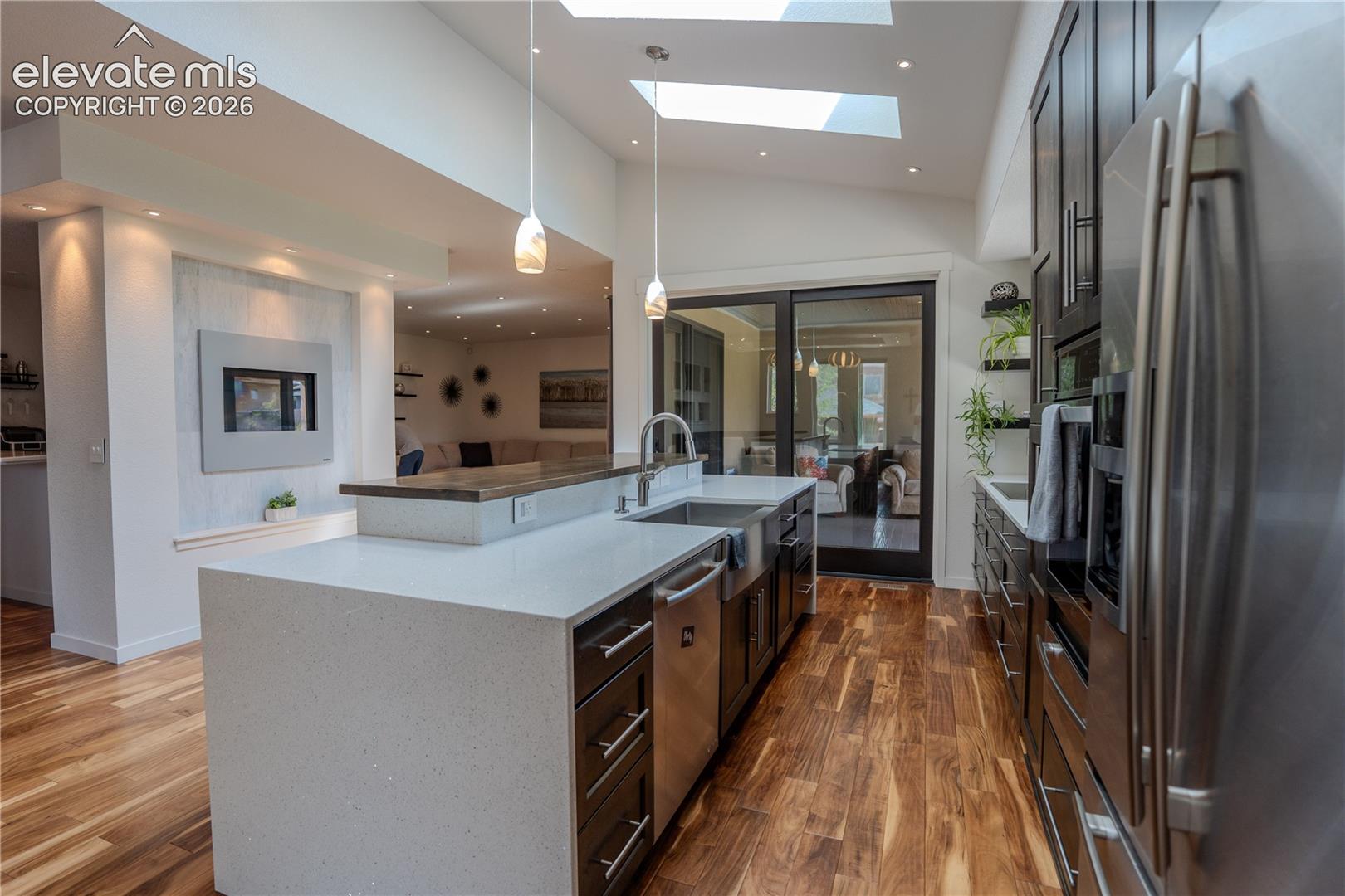 Listing photo 11 for 5638 Venezia Way