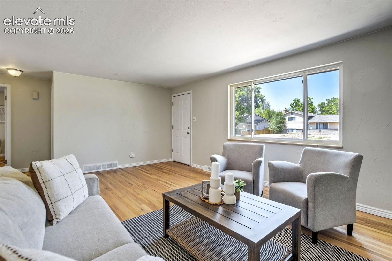 Listing photo 5 for 65 S Roosevelt Street