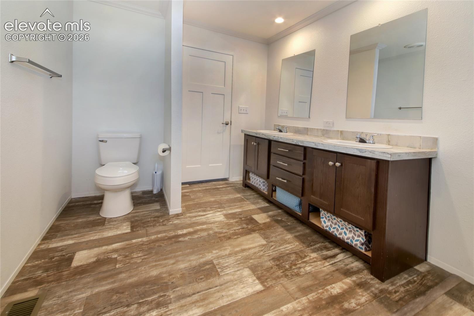 Listing photo 11 for 37188 Truckton Road