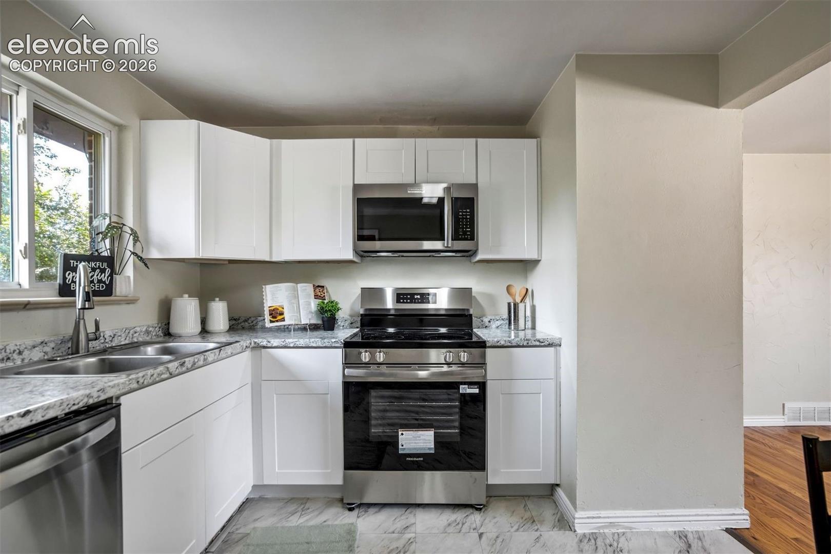 Listing photo 7 for 65 S Roosevelt Street