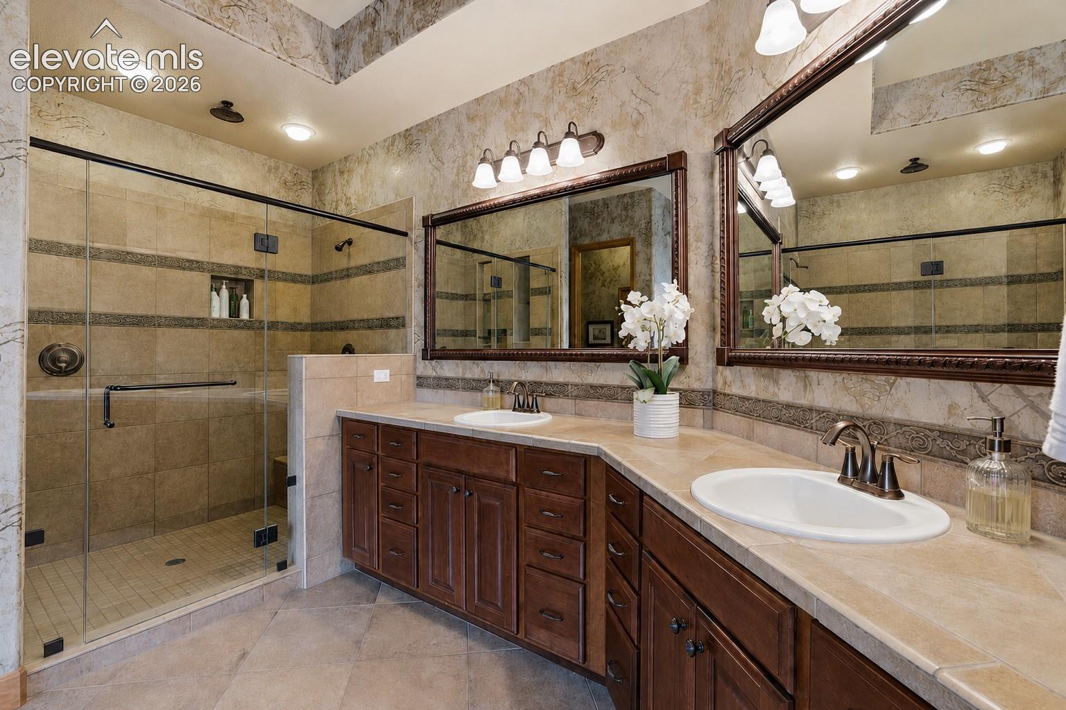 Listing photo 15 for 13485 Cedarville Way