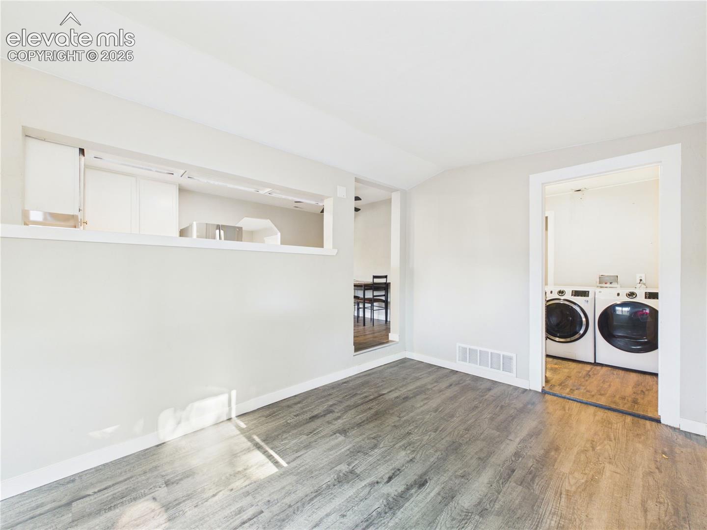 Listing photo 24 for 1530 N Norwood Avenue
