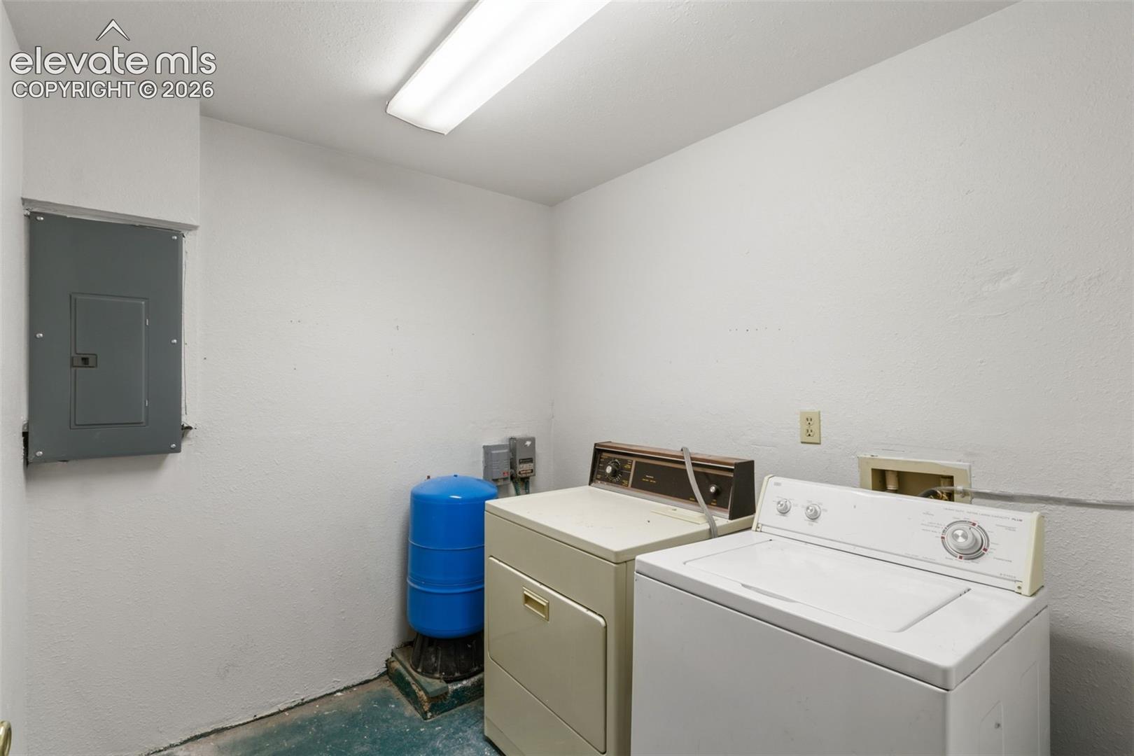 Listing photo 22 for 258 Appian Way