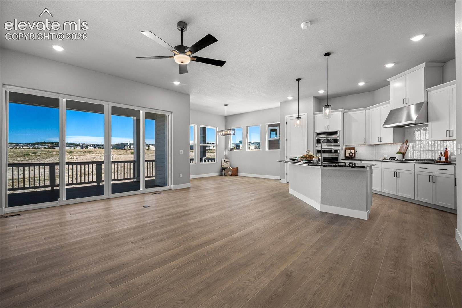 Listing photo 2 for 9030 Frolic View