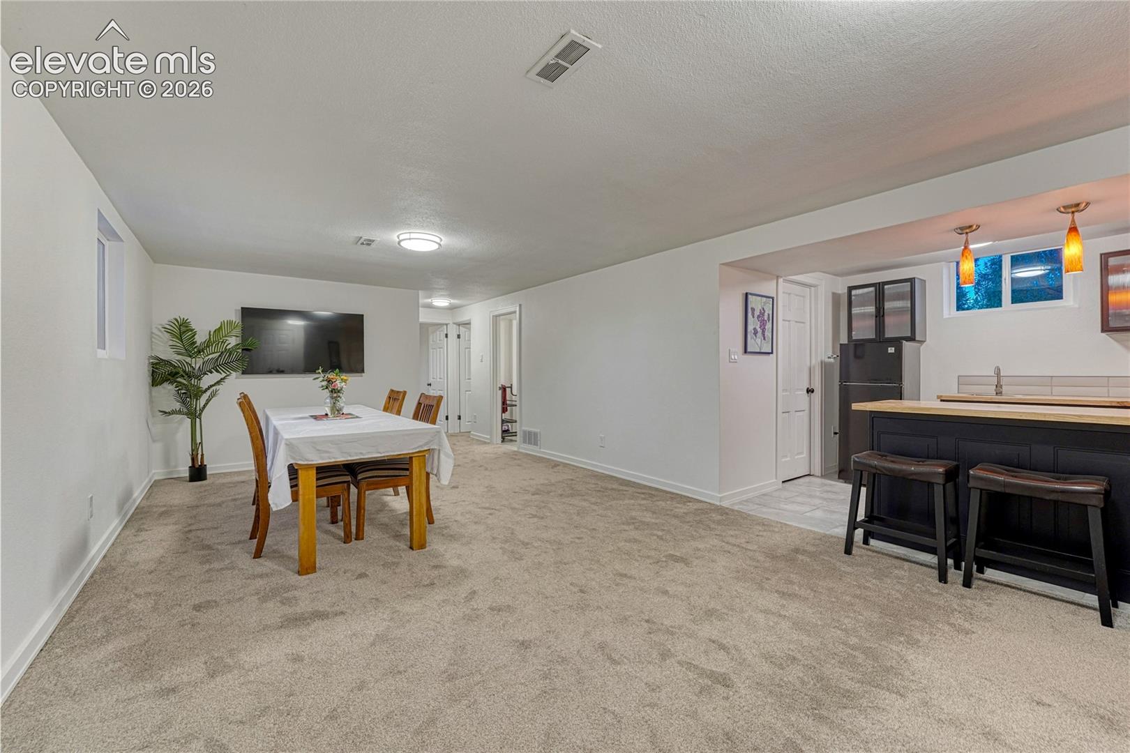 Listing photo 18 for 1221 E Madison Street