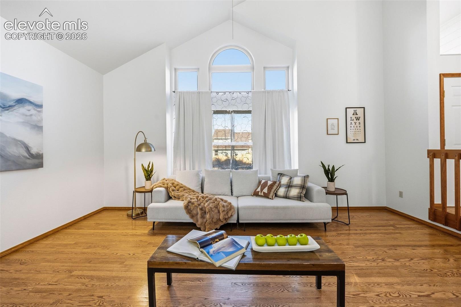 Listing photo 9 for 6120 Moorfield Avenue