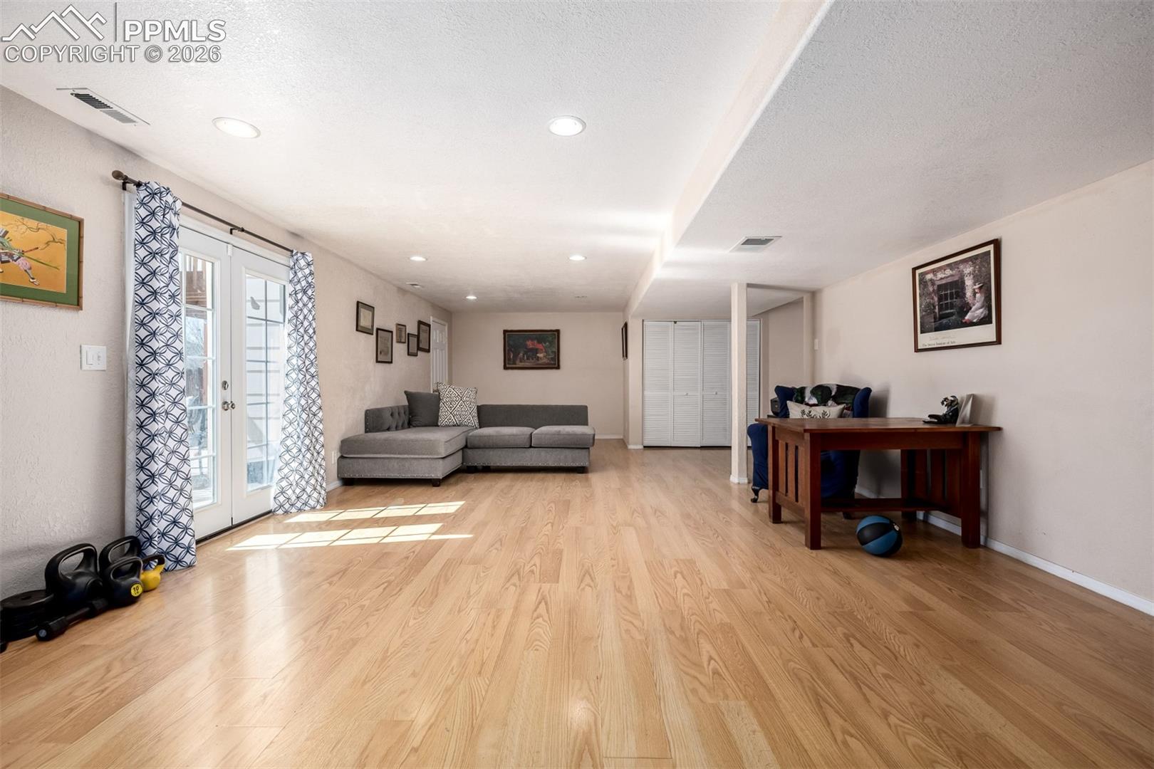 Listing photo 26 for 830 Winebrook Way