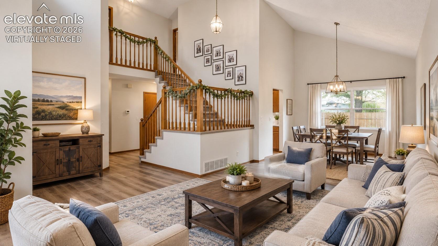 Listing photo 4 for 8335 Ilex Drive