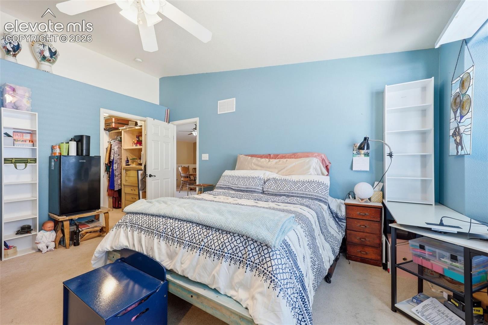 Listing photo 14 for 1286 N Ladonia Drive