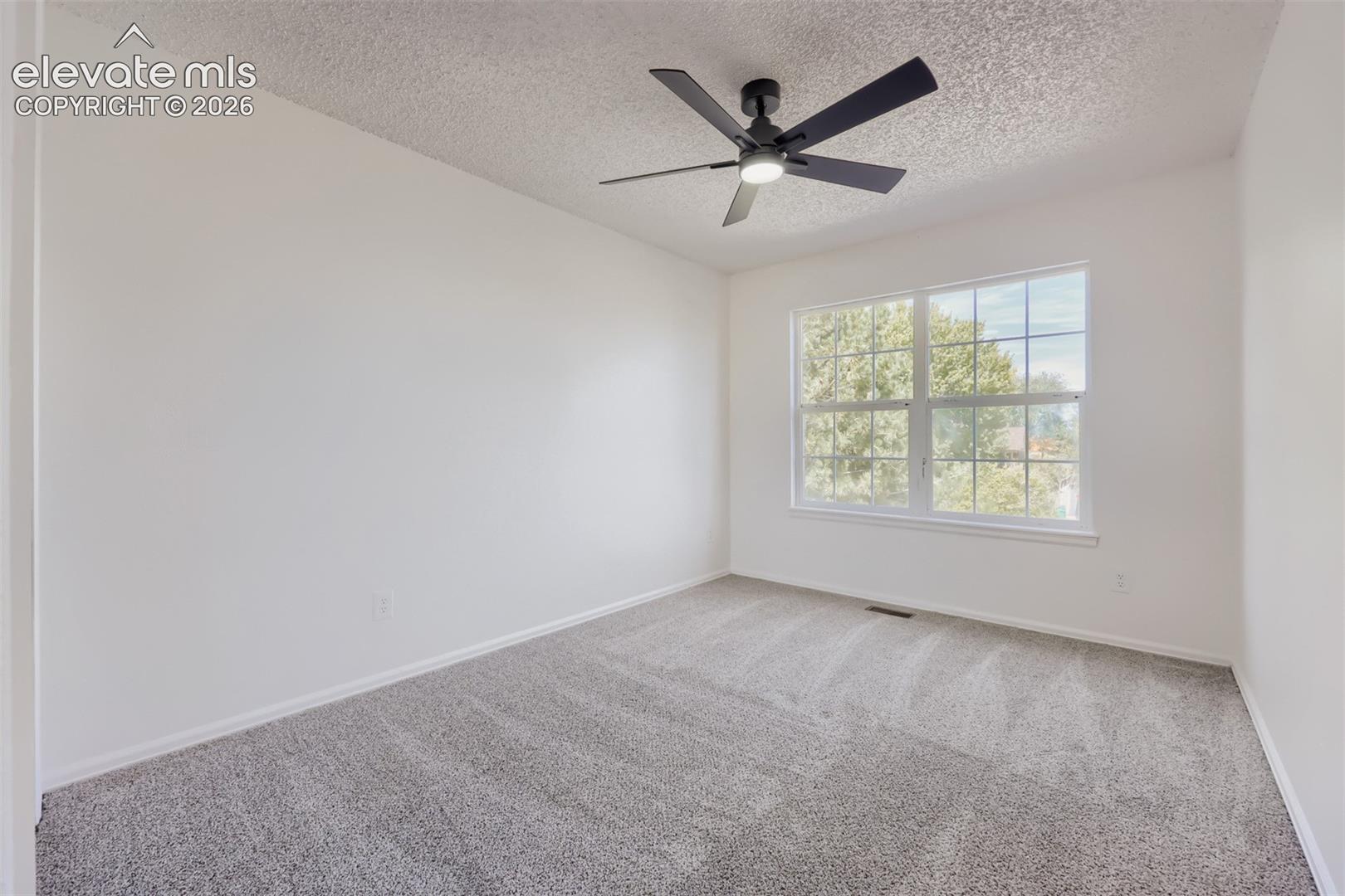 Listing photo 25 for 437 Kearney Avenue