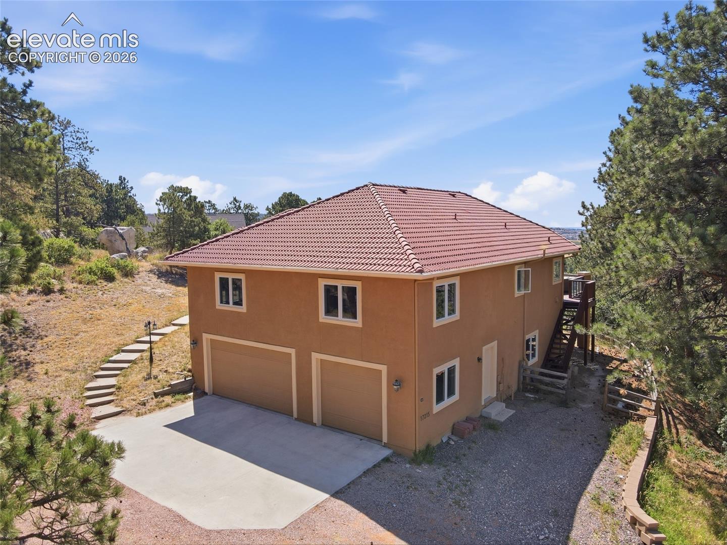 Listing photo 4 for 17215 Fairplay Drive