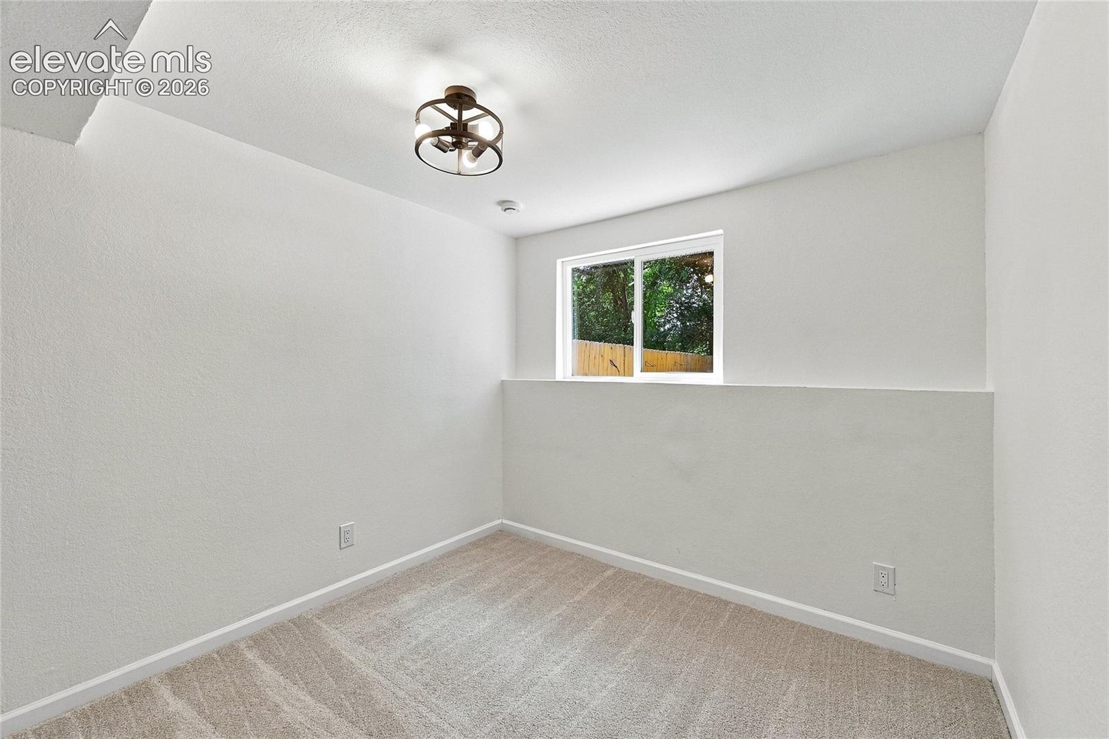 Listing photo 24 for 934 Bowser Drive