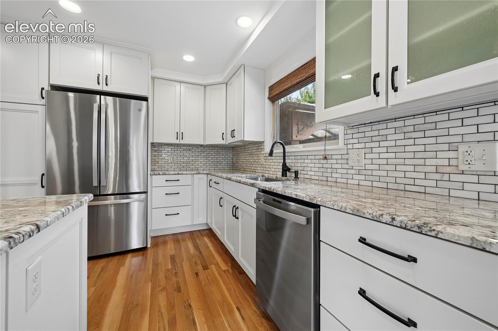 Listing photo 17 for 801 Westacres Avenue