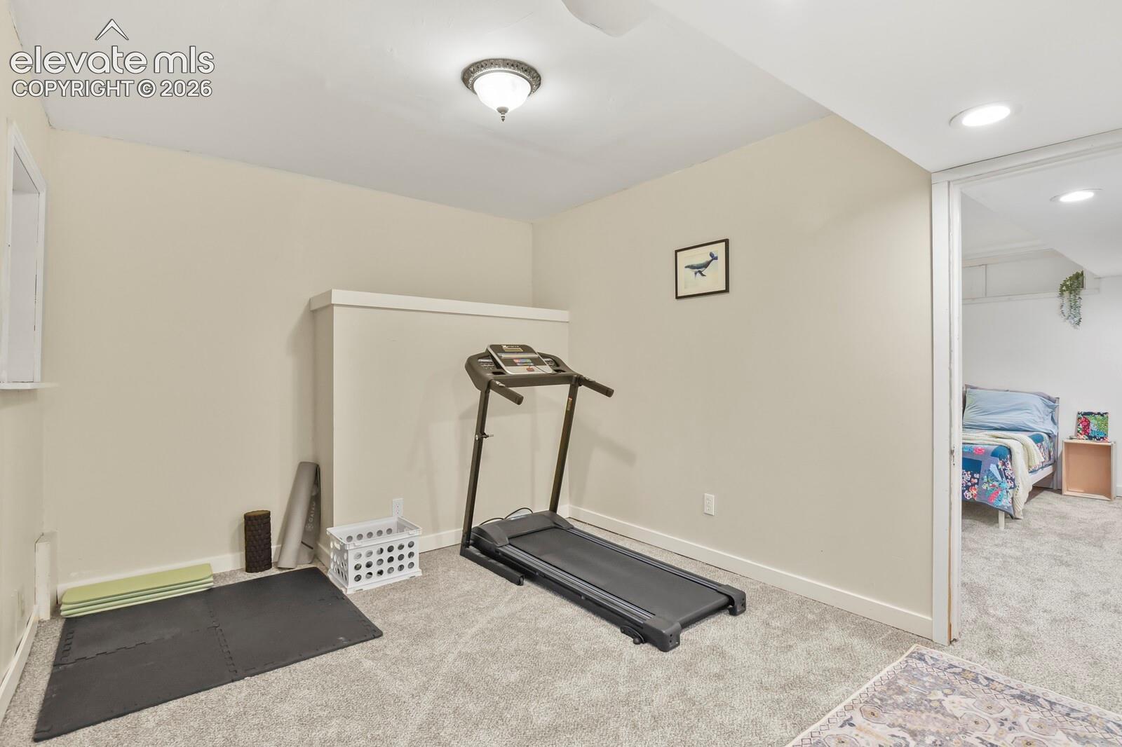 Listing photo 34 for 1507 N El Paso Street