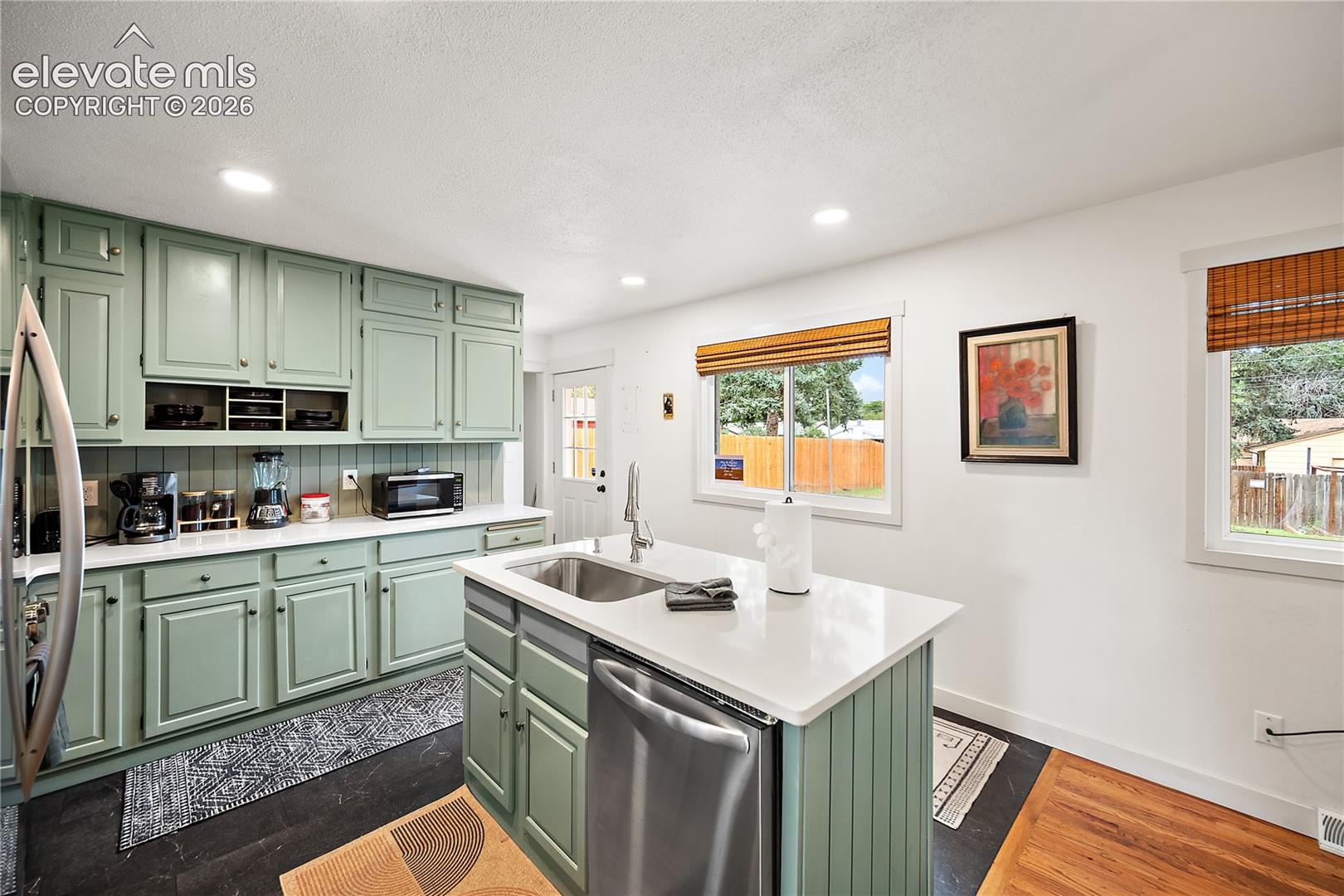 Listing photo 11 for 2414 E Caramillo Street