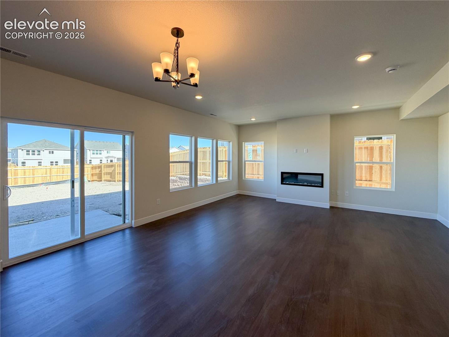 Listing photo 4 for 8206 Lemon Grass Road