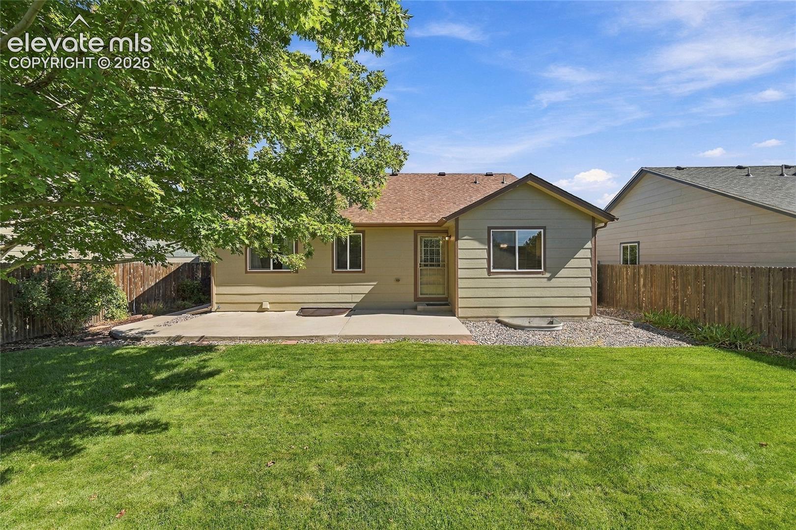 Listing photo 40 for 7538 Sailwind Drive